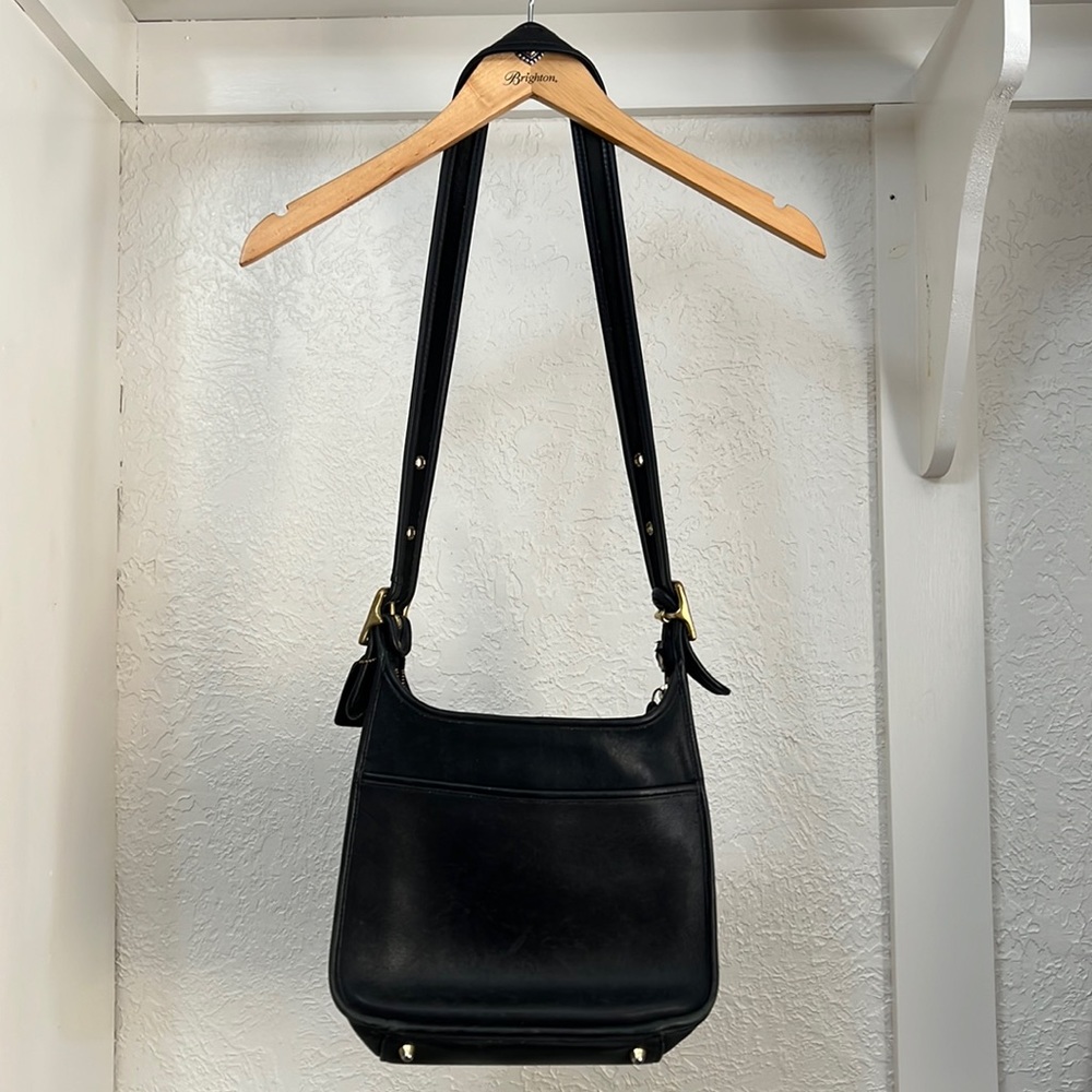 Coach vintage navy leather bag